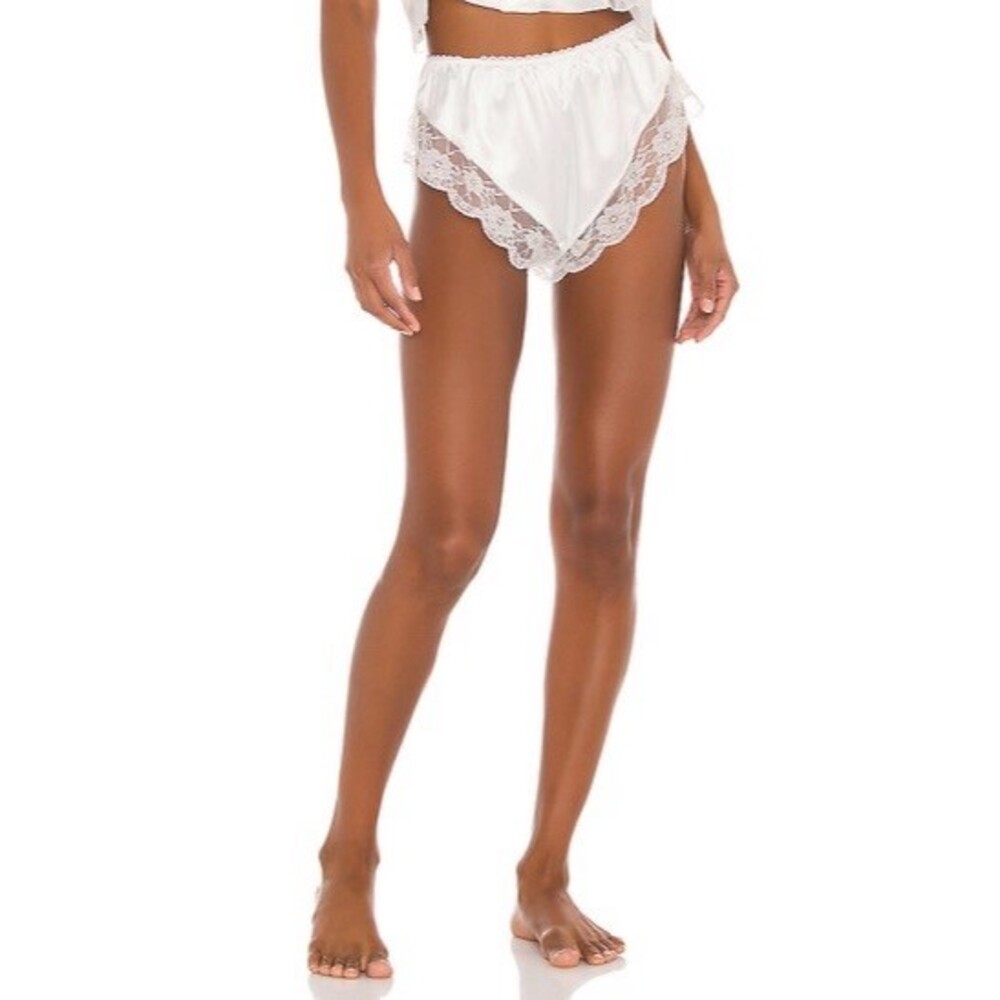 KAT THE LABEL Cindy Shorts Coquette Angelicore Satin Lace, White NWT L